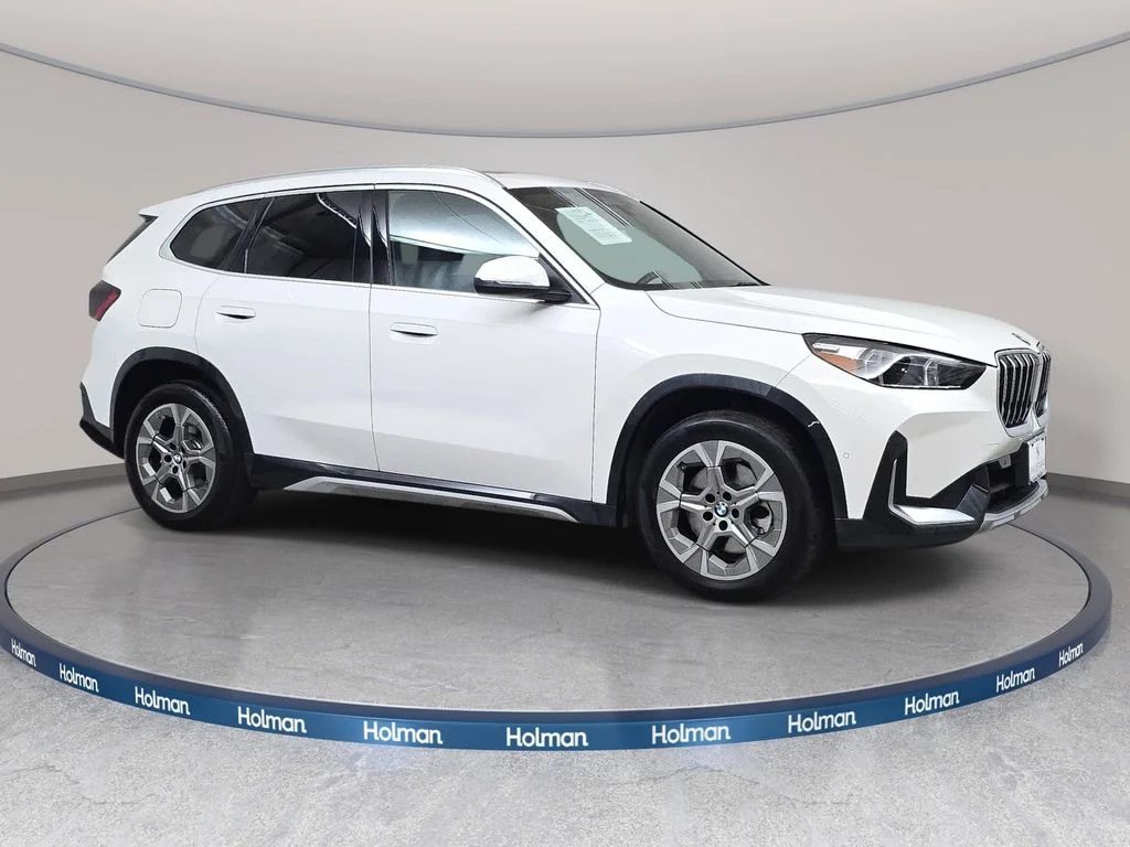 Used 2025 Alpine White BMW xDrive28i image 4