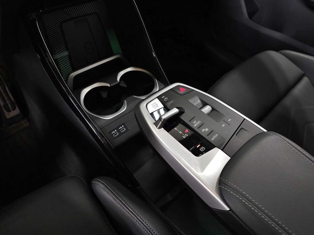Used 2023 White Metallic BMW xDrive28i image 32