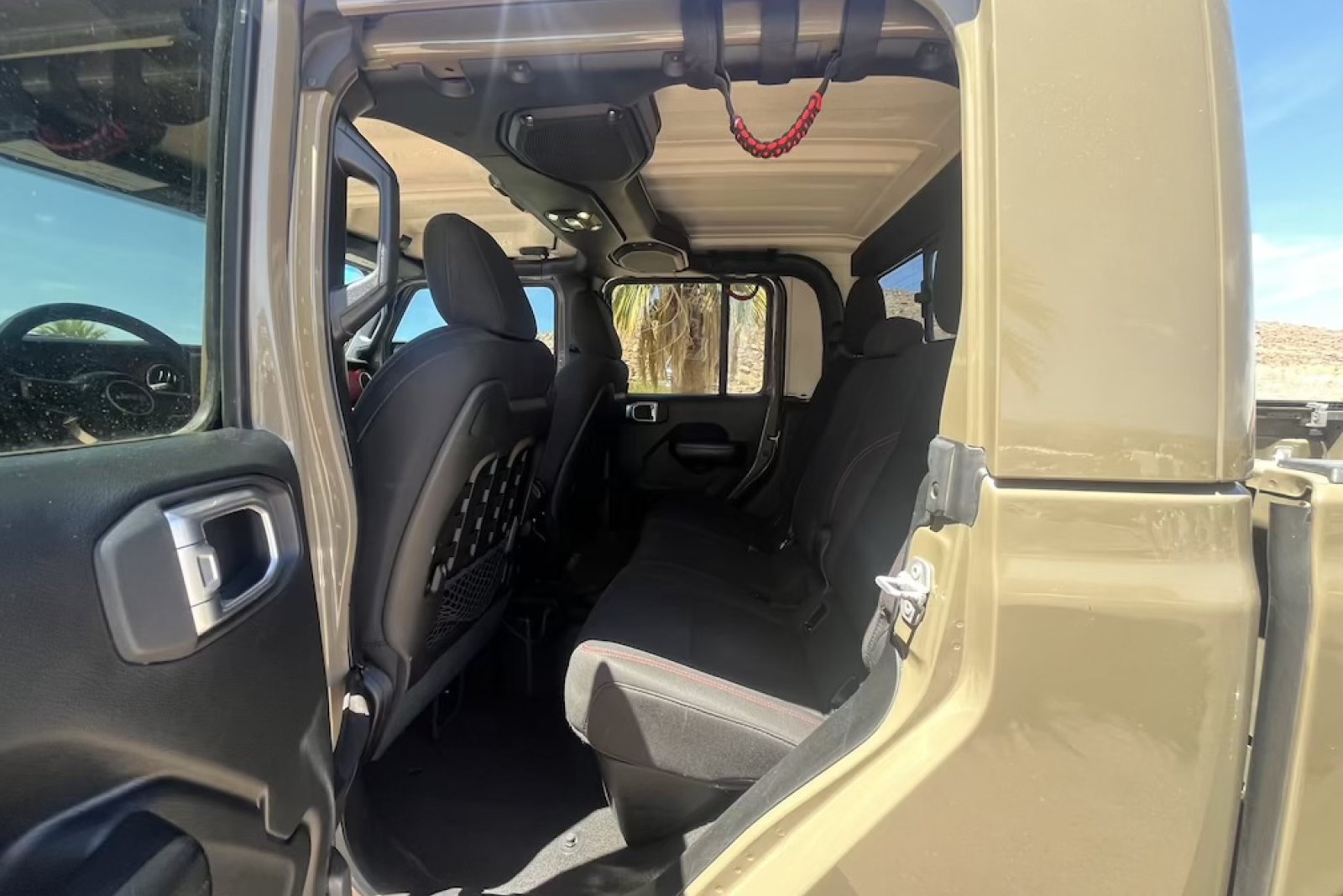 Used 2020 Gator Clearcoat Jeep Rubicon image 11