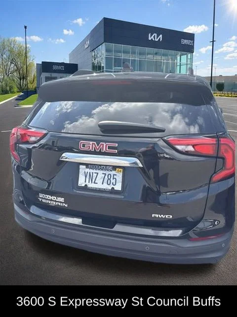 Used 2018 Black GMC SLE image 15