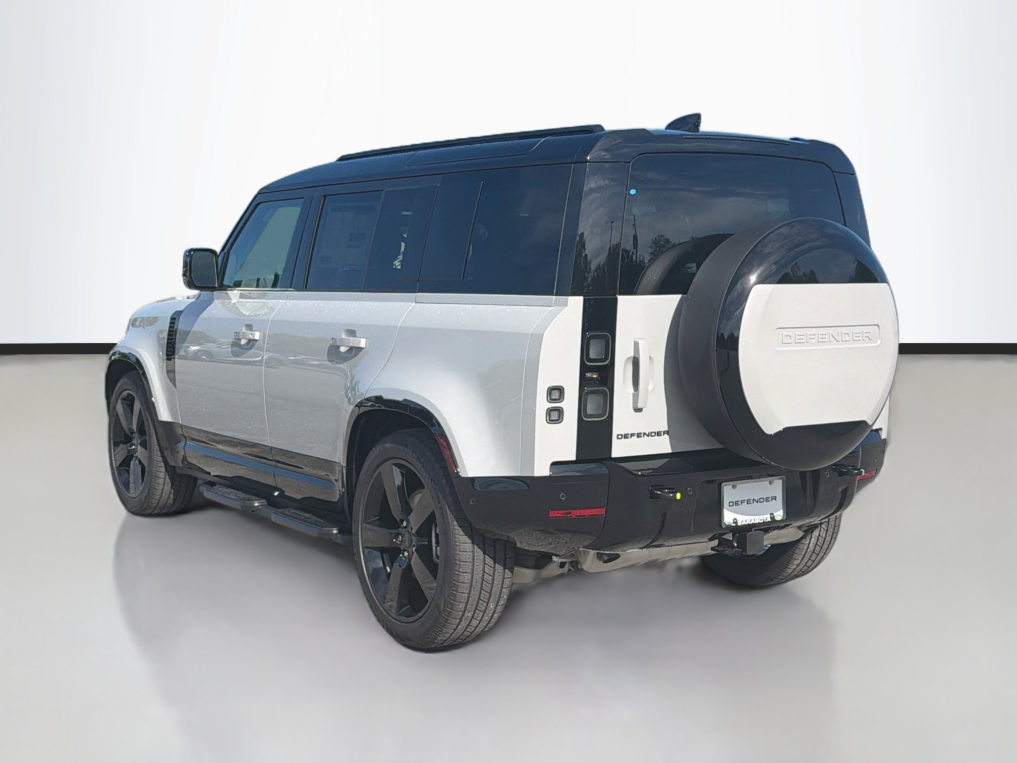 New 2026 Borasco Grey Land Rover X-Dynamic SE image 3