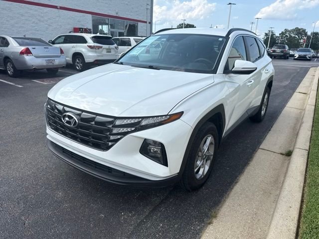 Used 2023 White Hyundai SEL image 3