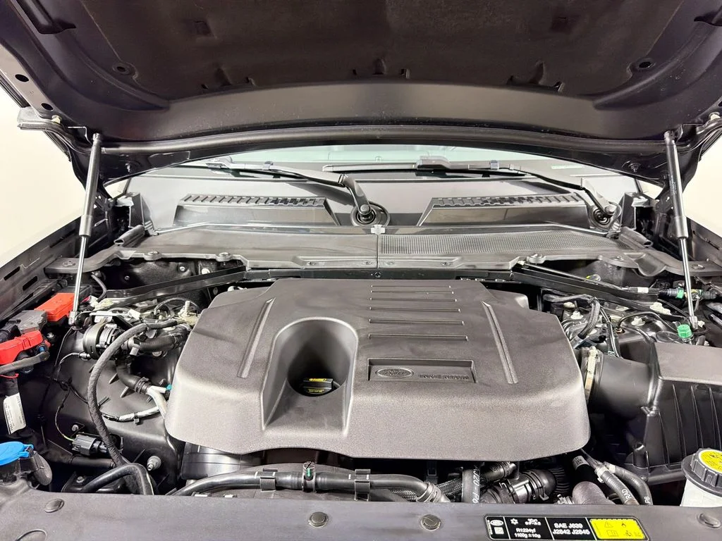 Used 2024 Gray Land Rover S image 32