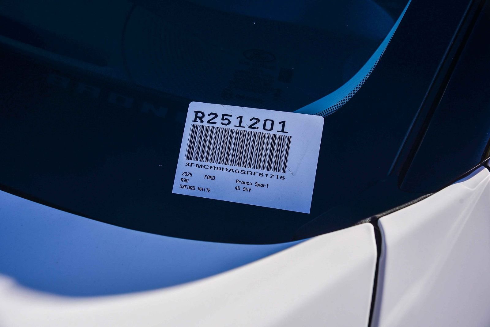 New 2025 Oxford White Ford Badlands® image 26