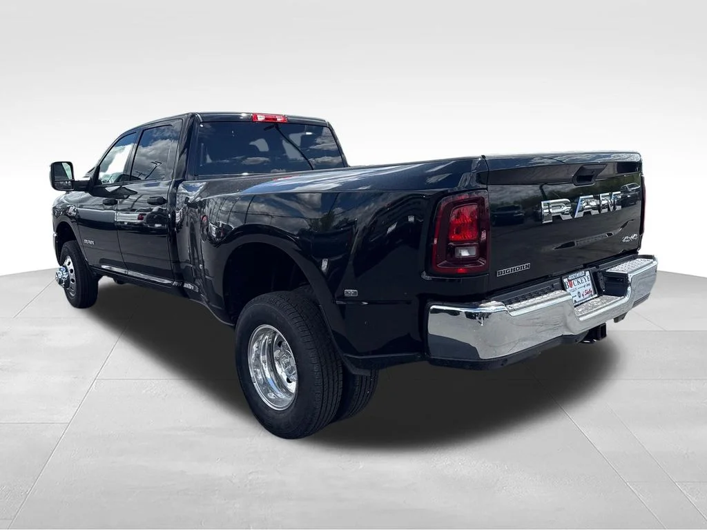 New 2026 Diamond Black Crystal Pearl-Coat Exterior Paint RAM BIG HORN image 5