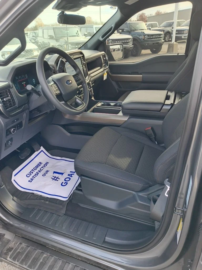 2025 Ford F-150 STX - Photo 13