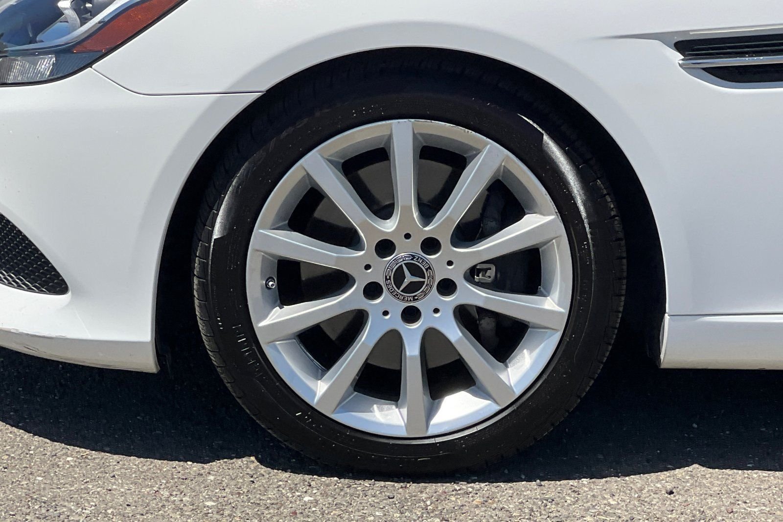 Used 2018  Mercedes-Benz 300 image 11