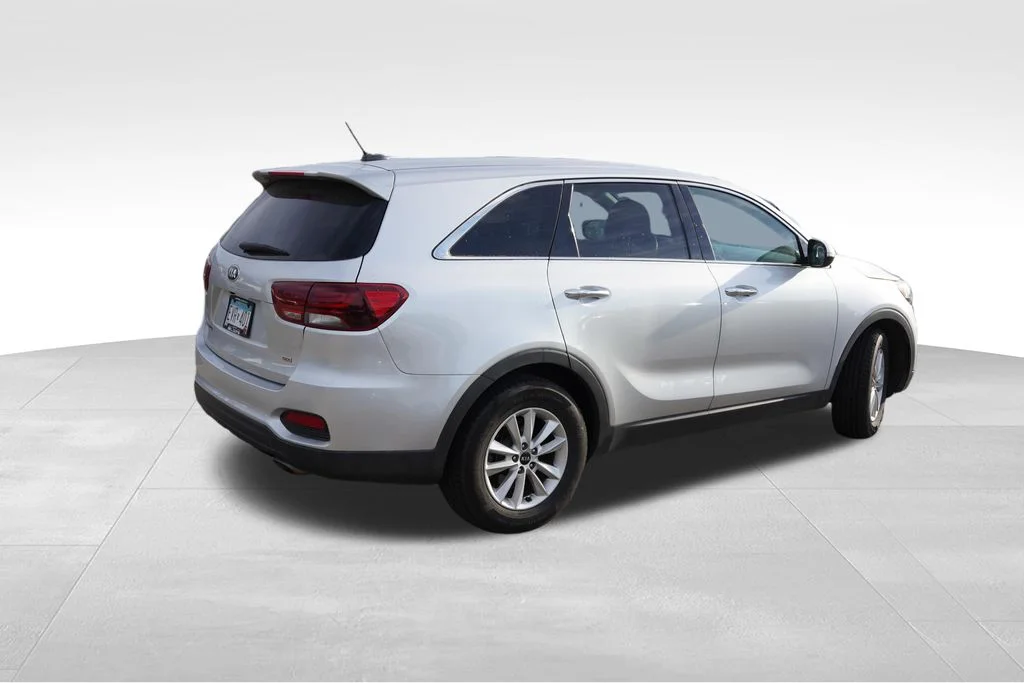 Used 2020 Sparkling Silver Kia LX image 3