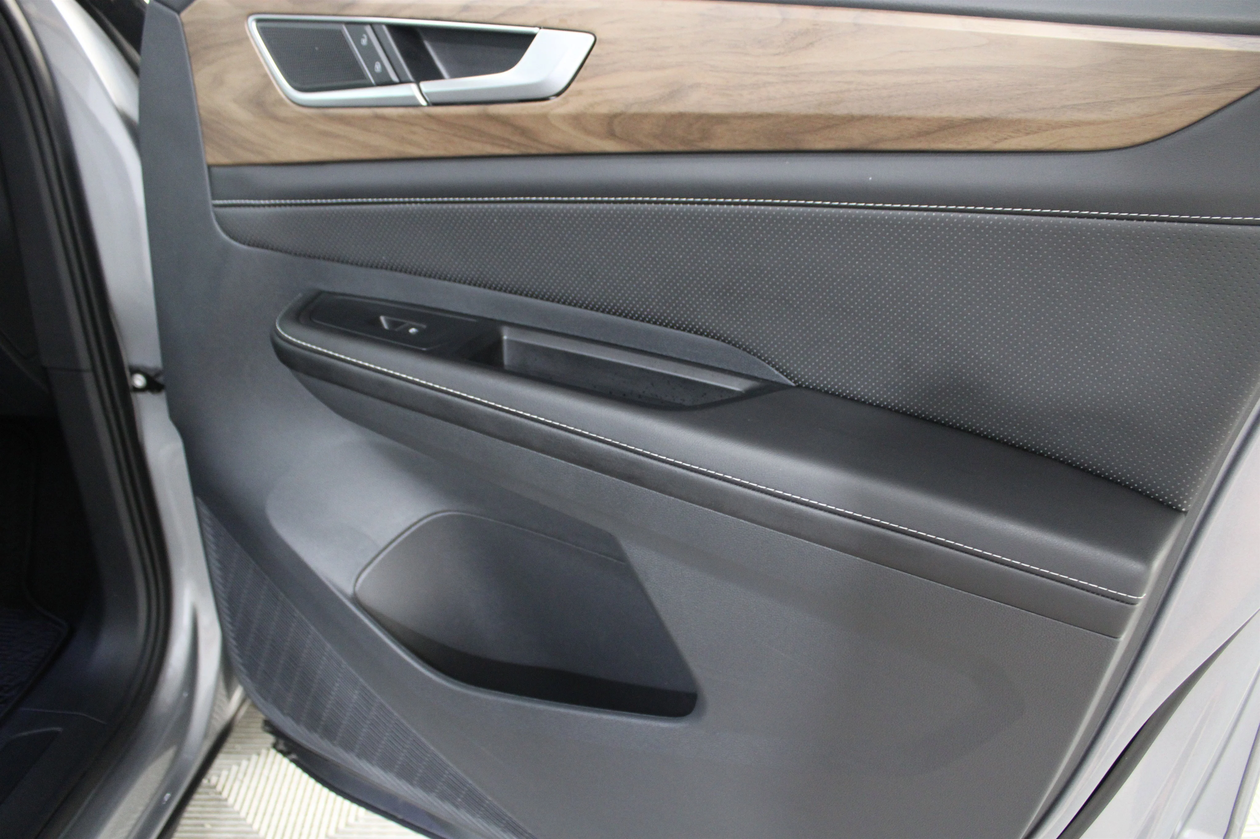 2026 Volkswagen Atlas SE - Photo 27