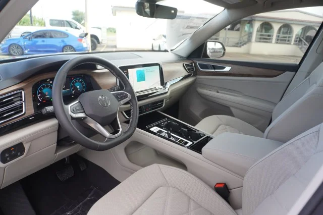 New 2026 Pure Gray Volkswagen 2.0T SE w/Technology image 21