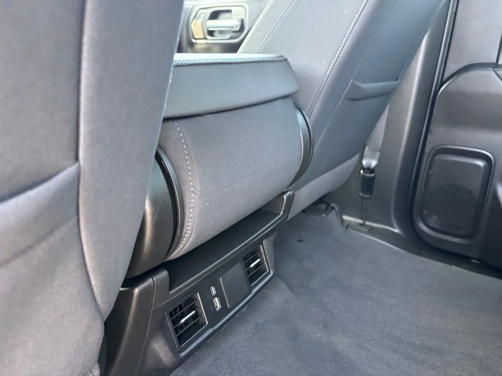 Used 2025 White Chevrolet Custom image 24