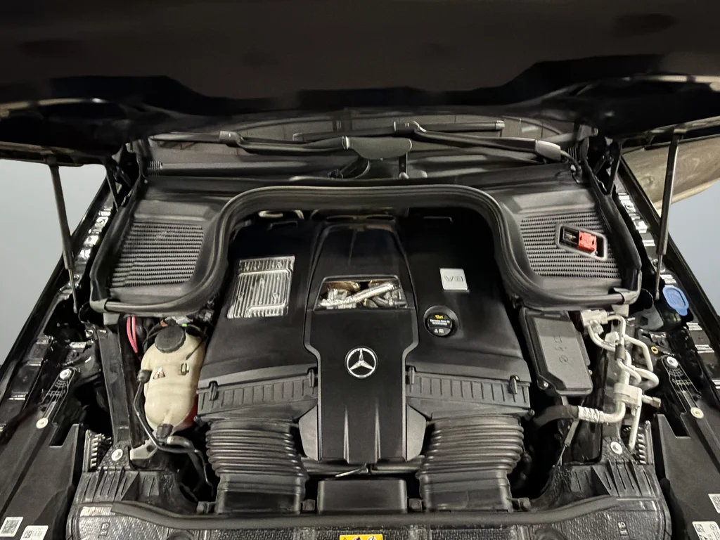 Used 2025 Black Mercedes-Benz GLS 580 image 35