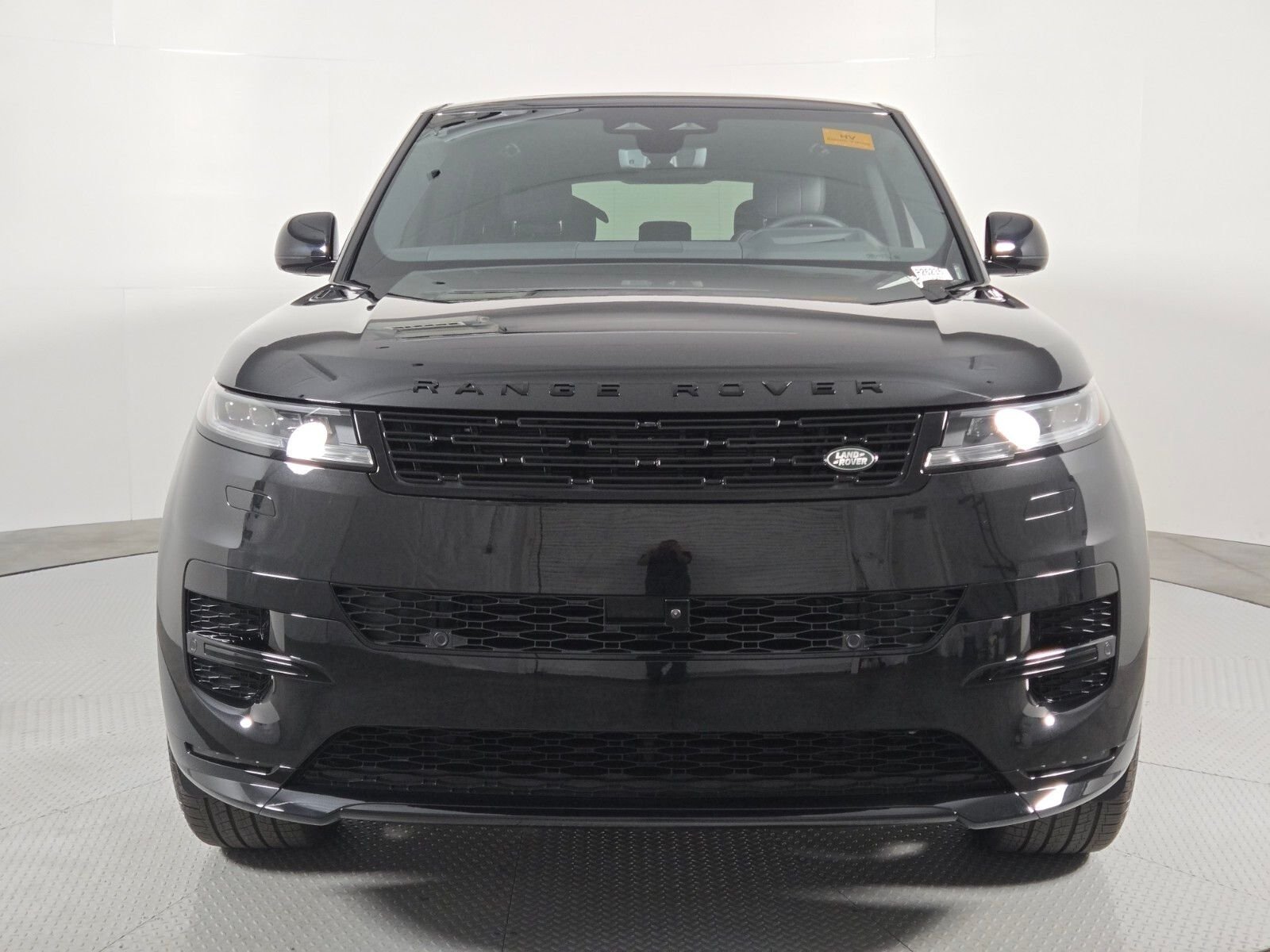 New 2026 Santorini Black Land Rover Dynamic SE image 8