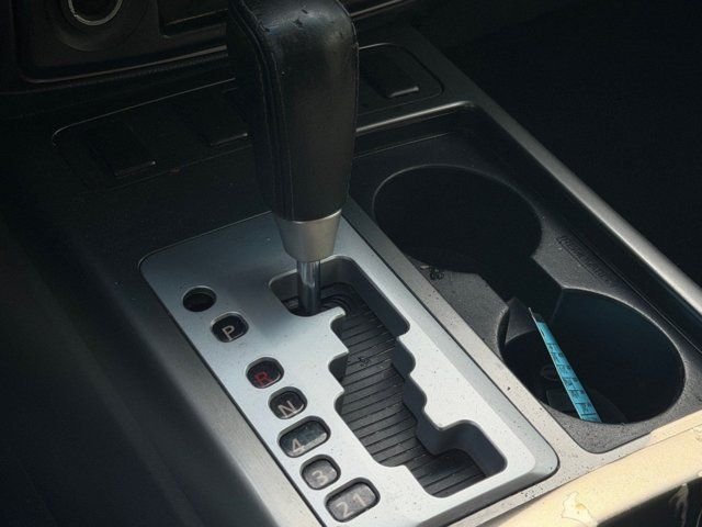 Used 2010 Blue Nissan Titanium image 18