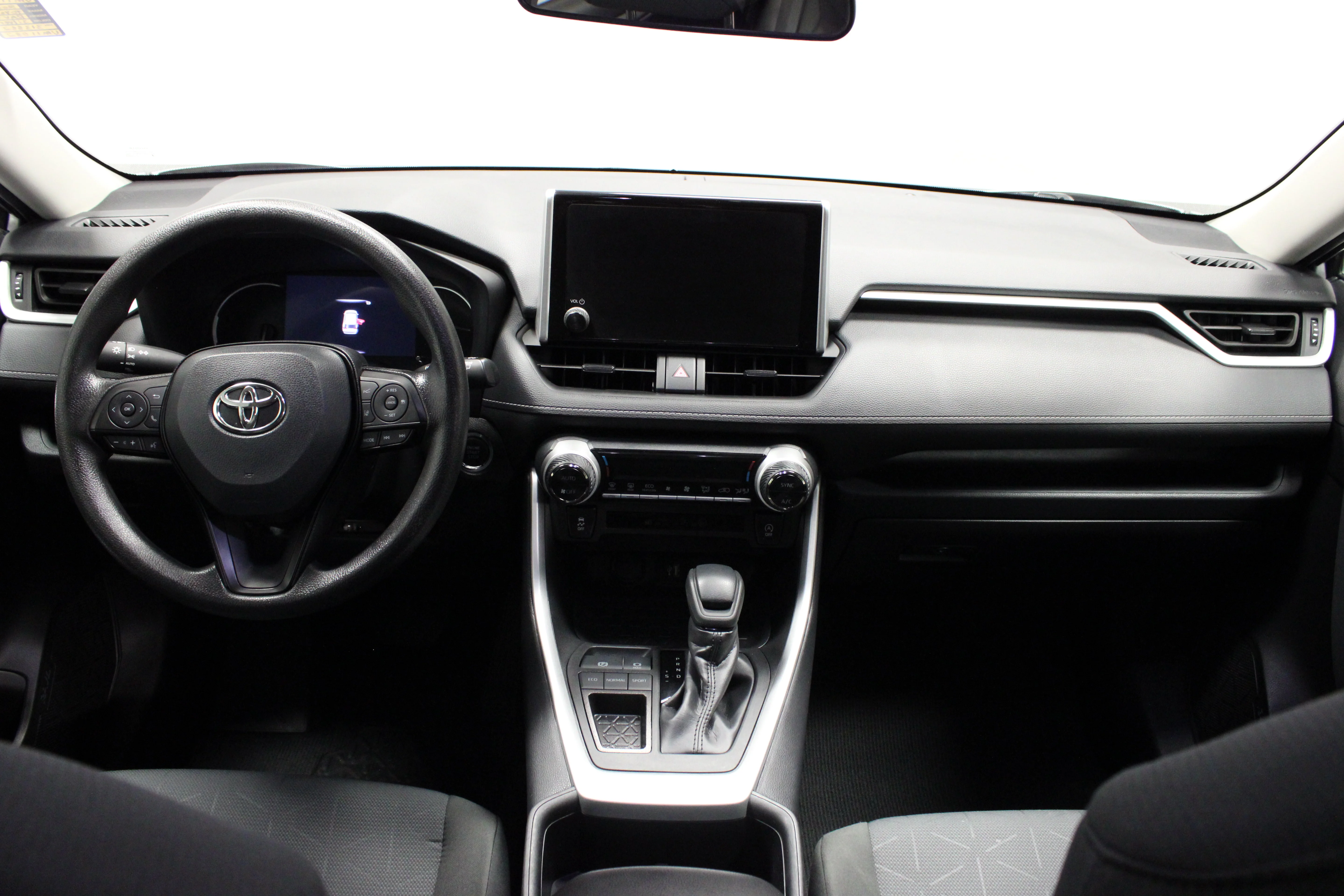 Used 2025 Silver Sky Metallic Toyota XLE image 19