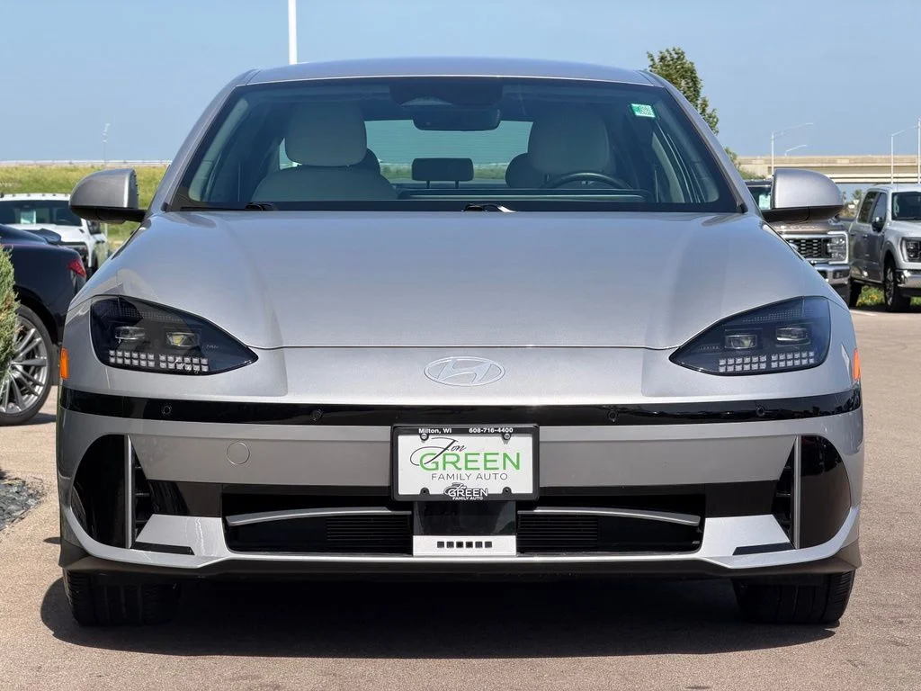 Used 2024 Silver Hyundai SEL image 6
