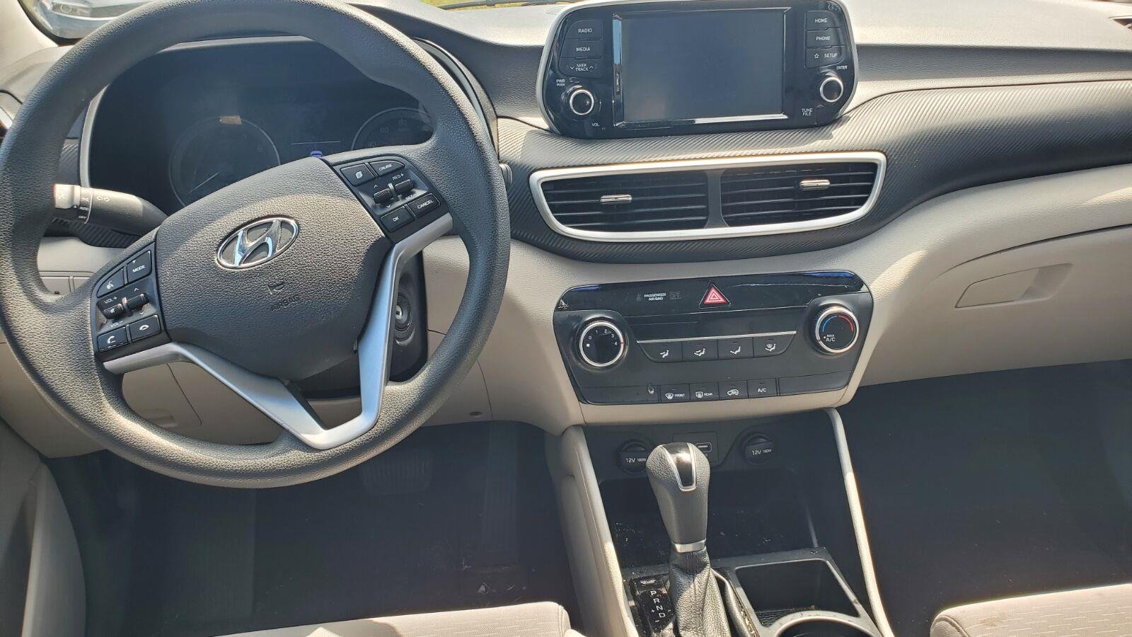 Used 2020 Stellar Silver Hyundai SE image 7