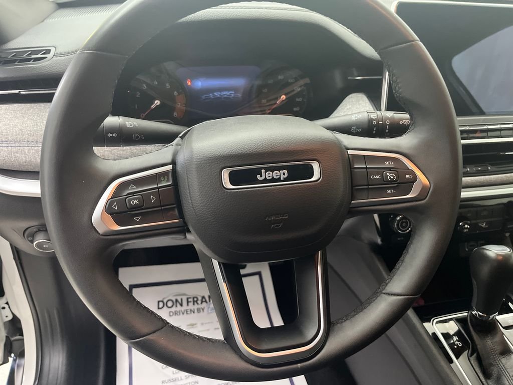 Used 2024 White Jeep Latitude image 16