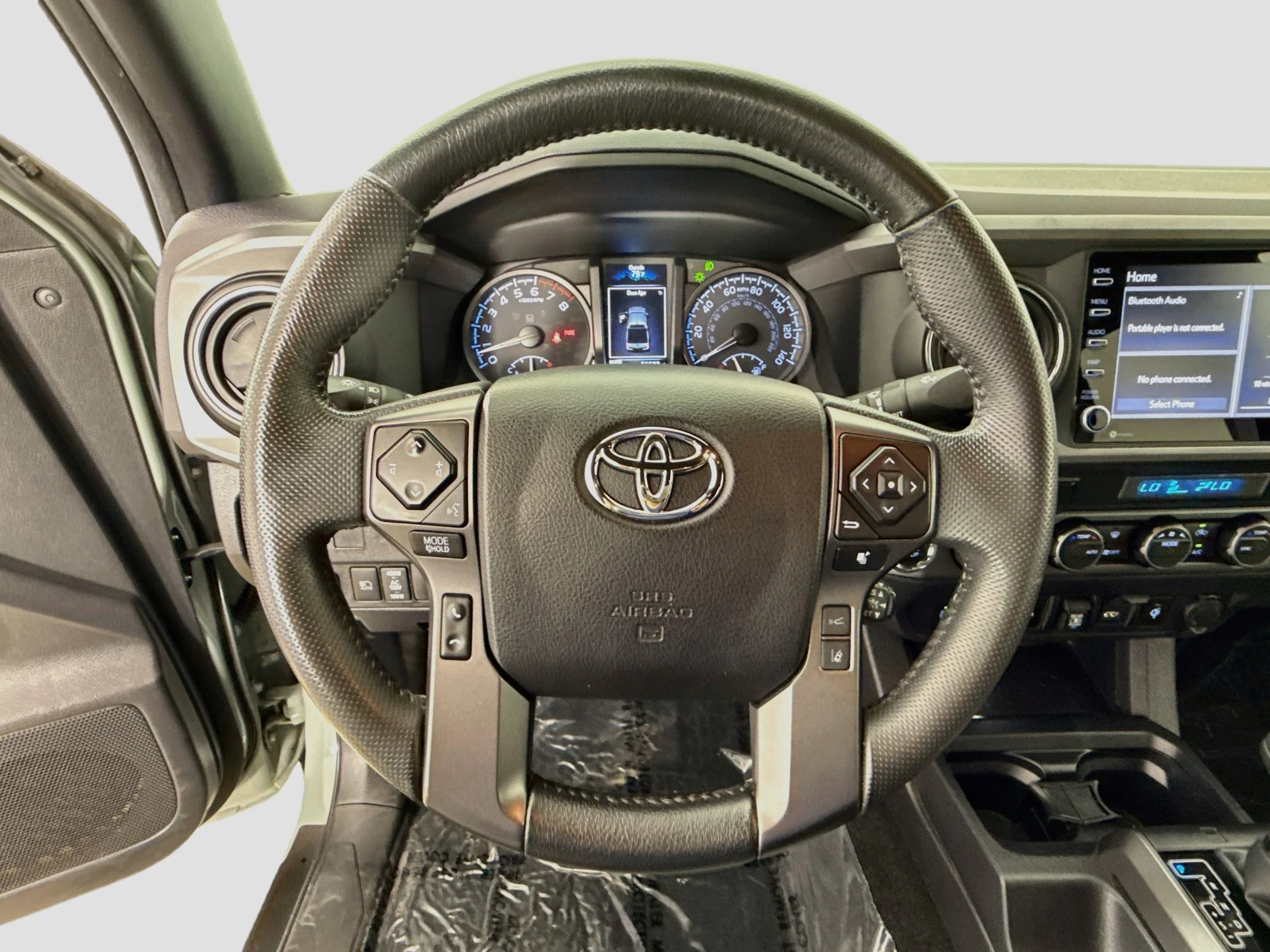 Used 2022  Toyota SR image 13