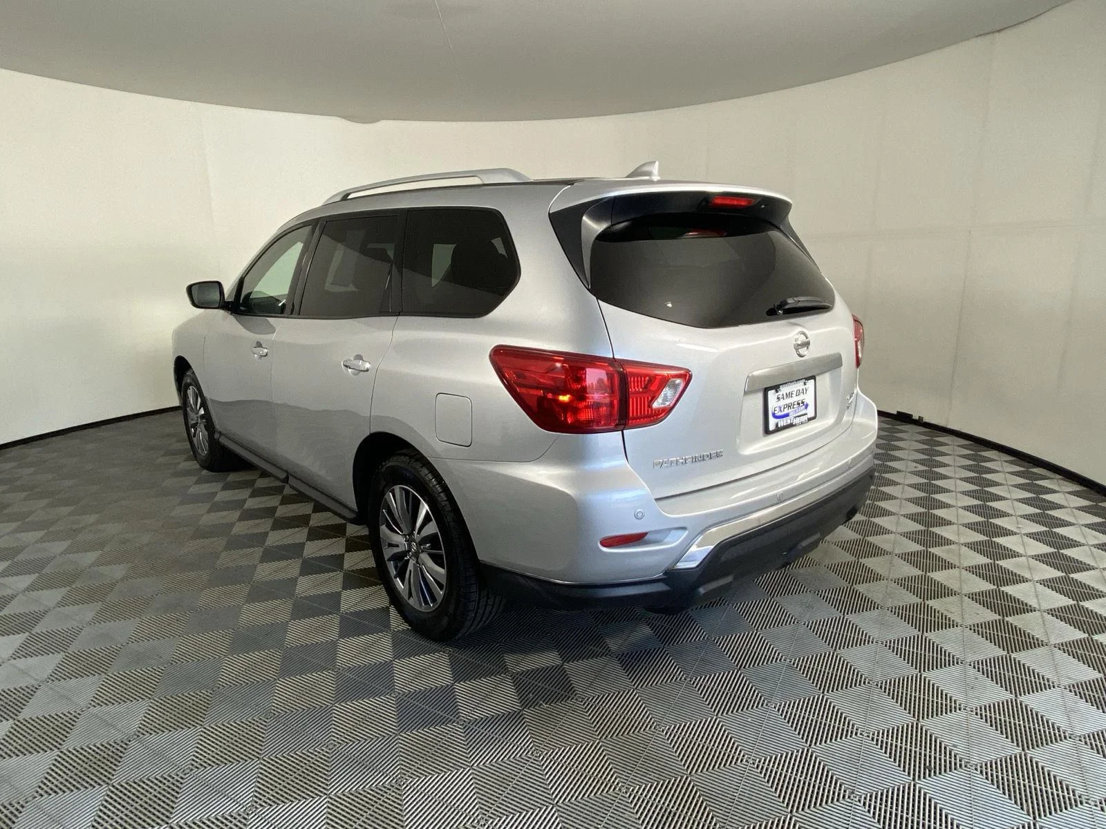 Used 2019 Brilliant Silver Metallic Nissan SV image 5