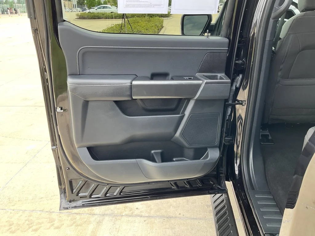 Used 2023 Black Ford XLT image 12