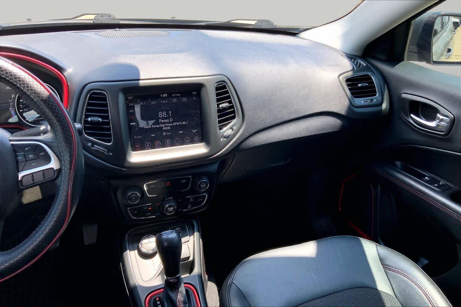 Used 2020 Sting-Gray Clearcoat Jeep Trailhawk image 7