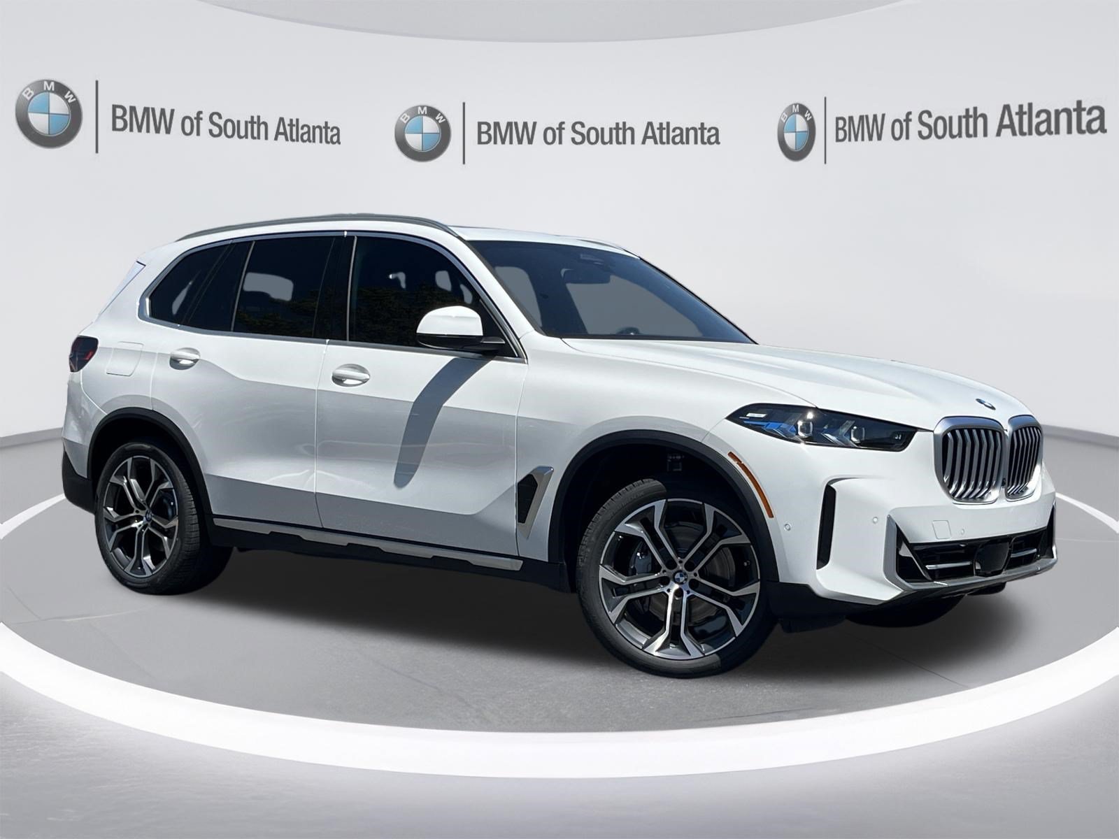 New 2026 Alpine White BMW sDrive40i image 2