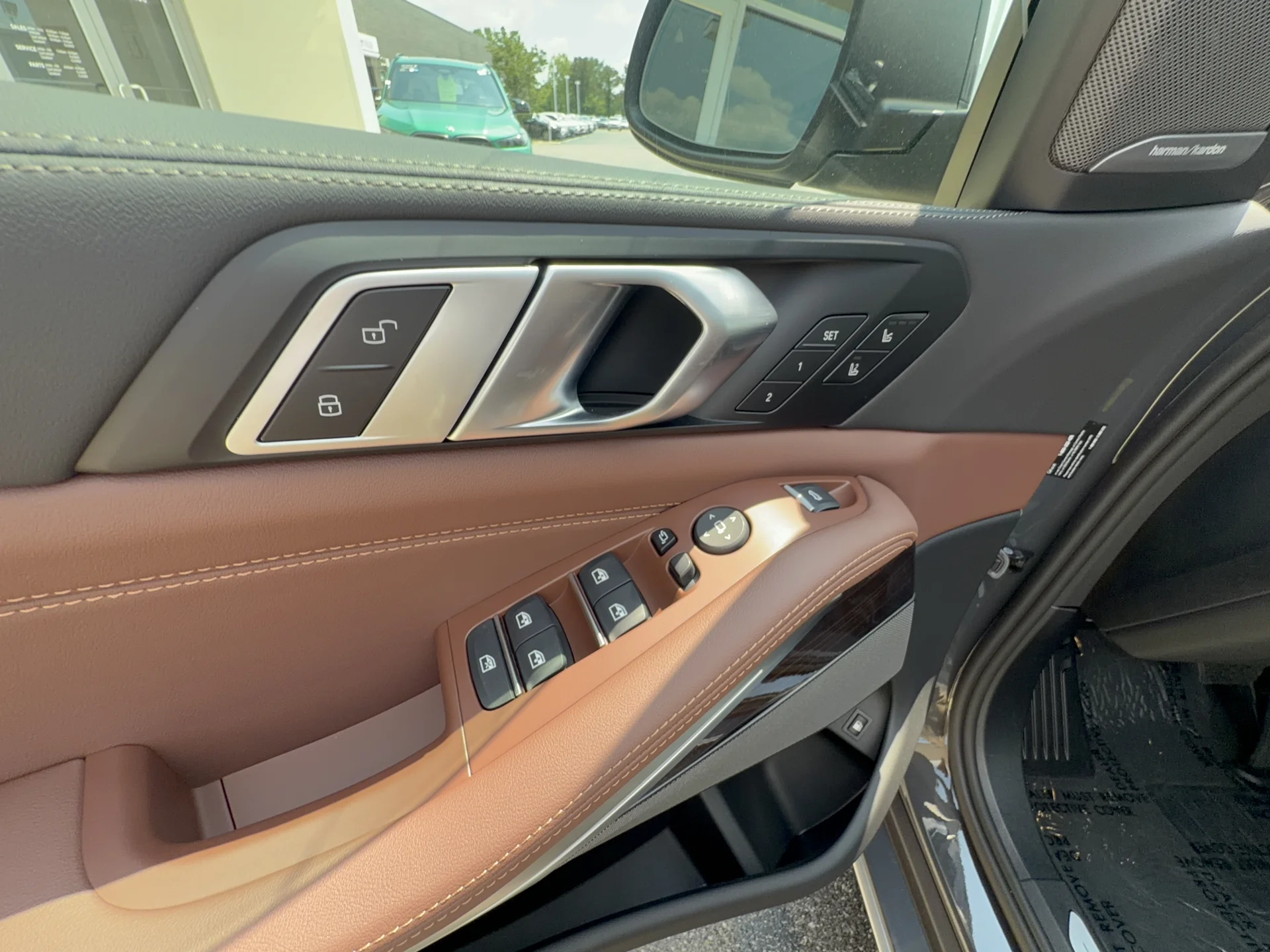 New 2026 Dravit Grey Metallic BMW xDrive50e image 9