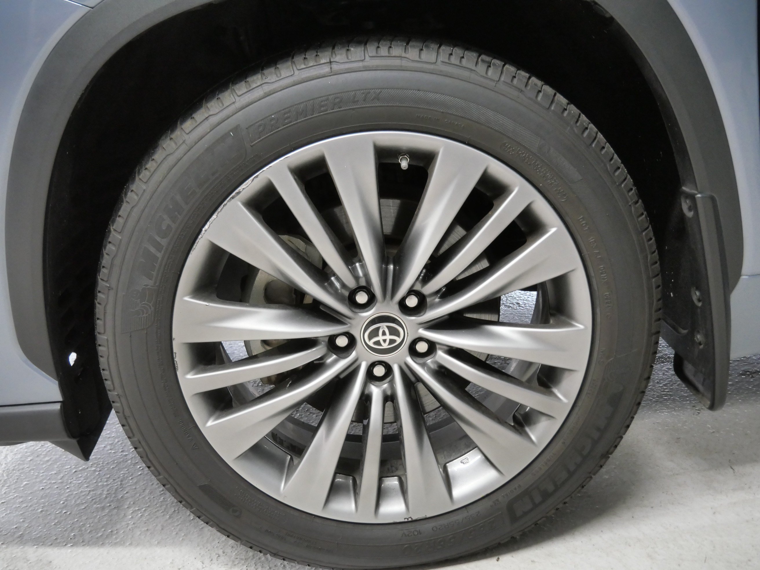 Certified Used 2020 Moon Dust Toyota Hybrid Platinum image 16