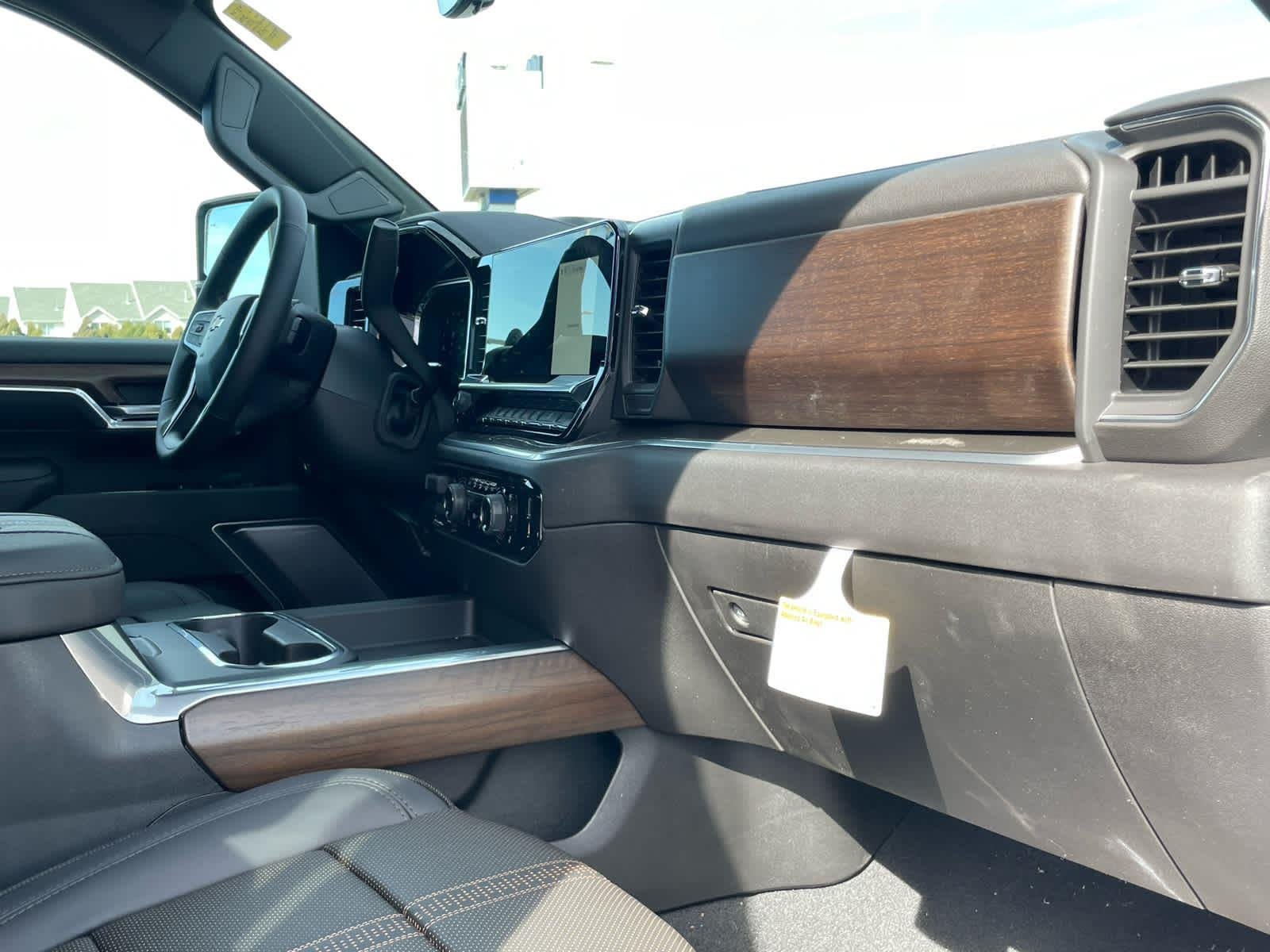 2026 Chevrolet Silverado 3500 HD High Country - Photo 37
