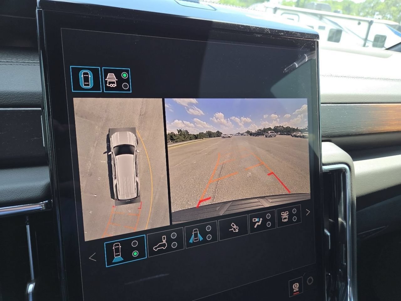2026 GMC Yukon XL Denali - Photo 36