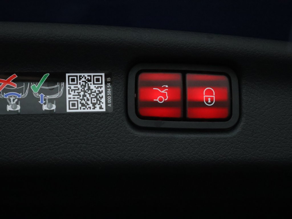 New 2026 Starling Blue Metallic Mercedes-Benz C 300 image 16