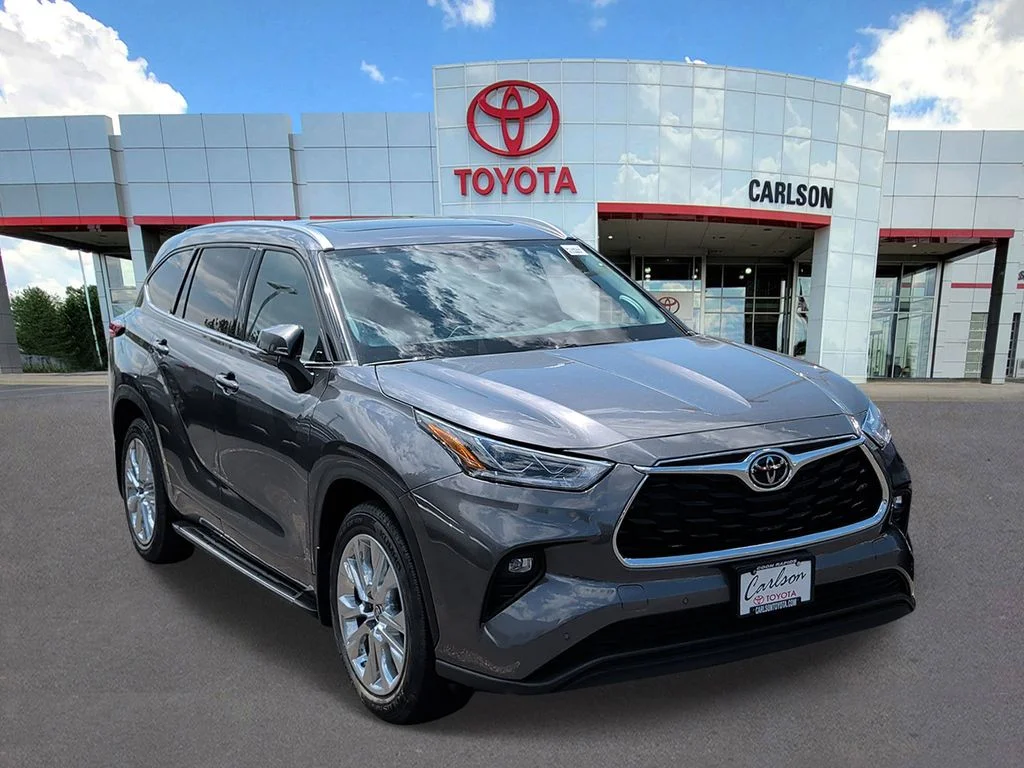 Used 2023 Toyota Highlander Limited with VIN 5TDKDRBH3PS026118 for sale in Minneapolis, Minnesota