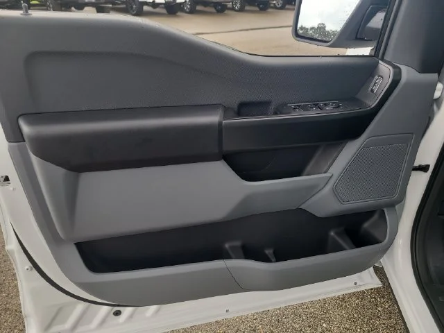 New 2026 Oxford White Ford XL image 15