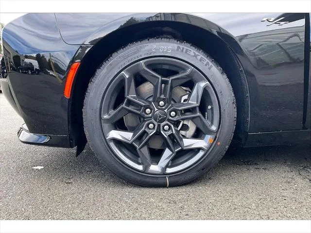 New 2026 Diamond Black Crystal Pearlcoat Dodge R/T image 11