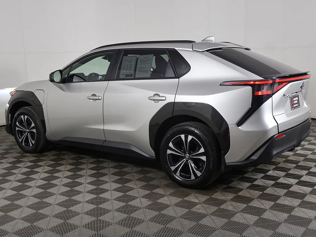 Used 2023 Silver Toyota XLE image 13