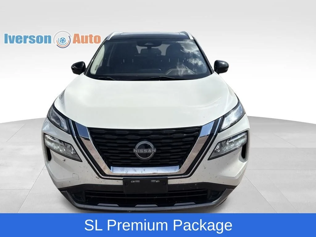 Used 2023 White Nissan SL image 5