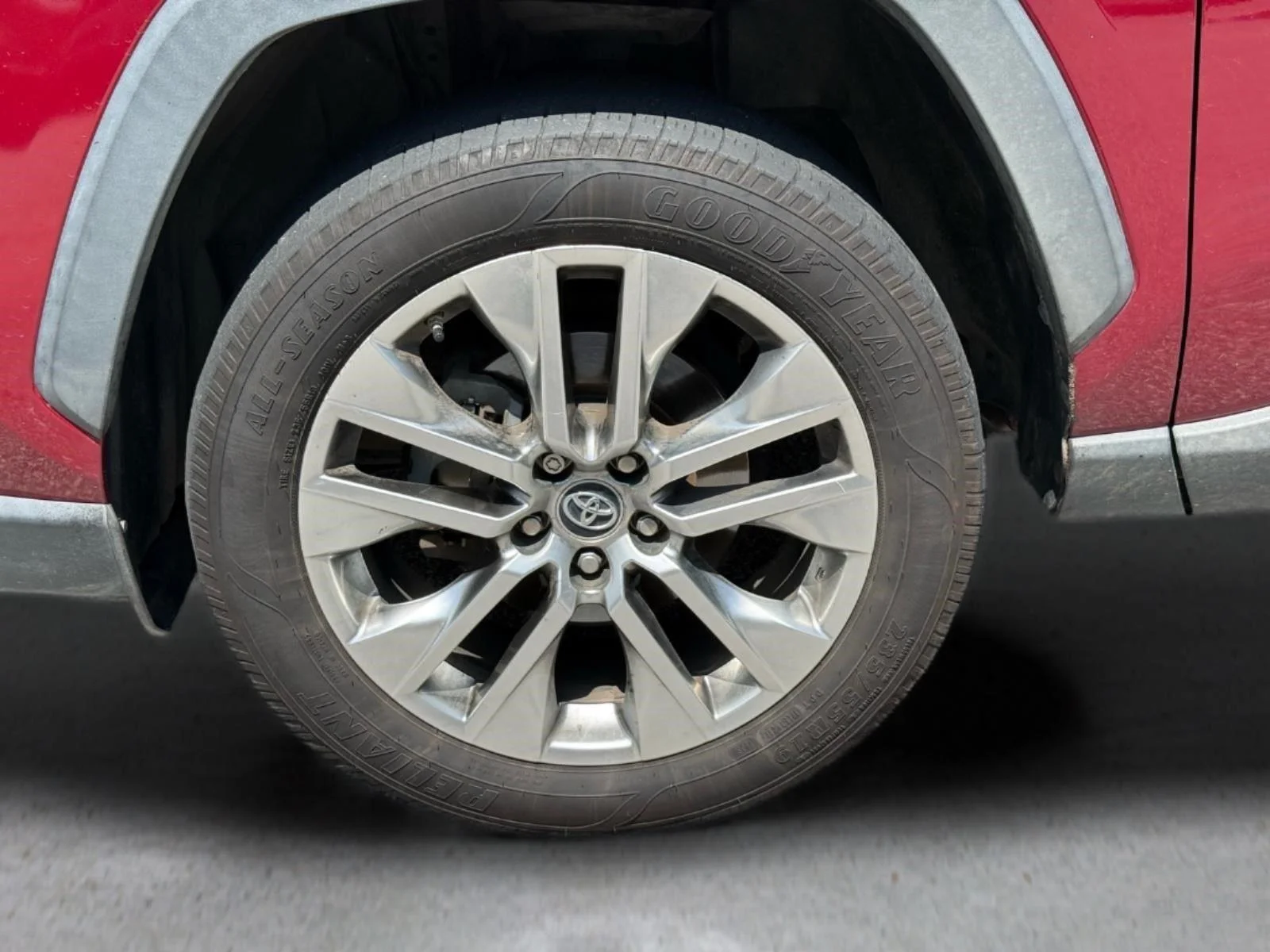 Used 2019 Ruby Flare Pearl Toyota XLE Premium image 22