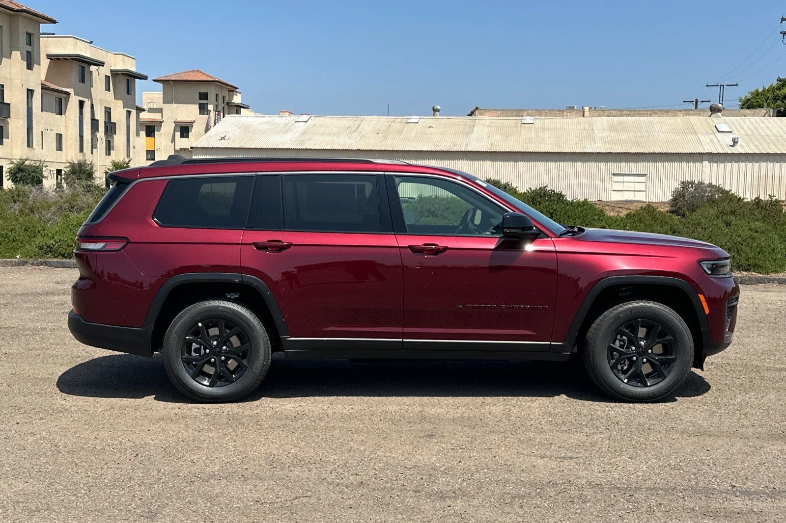 New 2026 Velvet Red Pearl-Coat Exterior Paint Jeep Altitude image 2