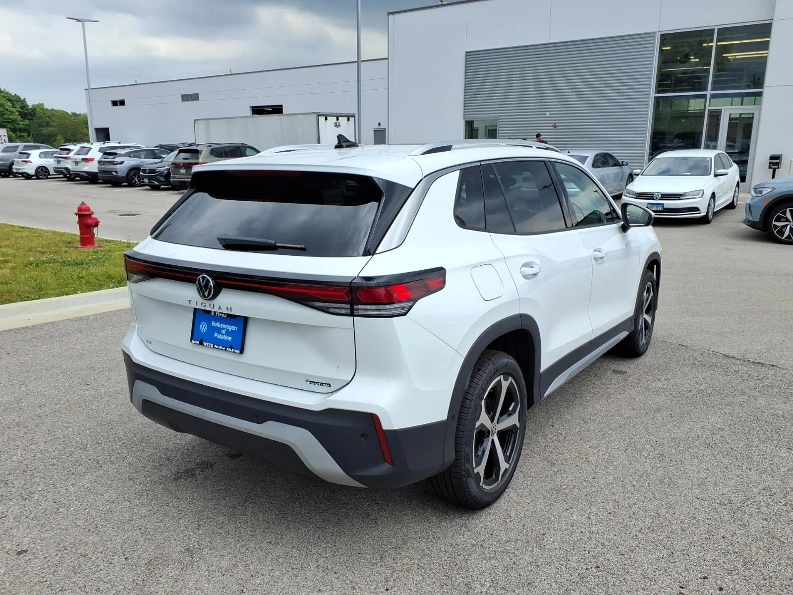 New 2026 Pure White Volkswagen 2.0T SE image 7