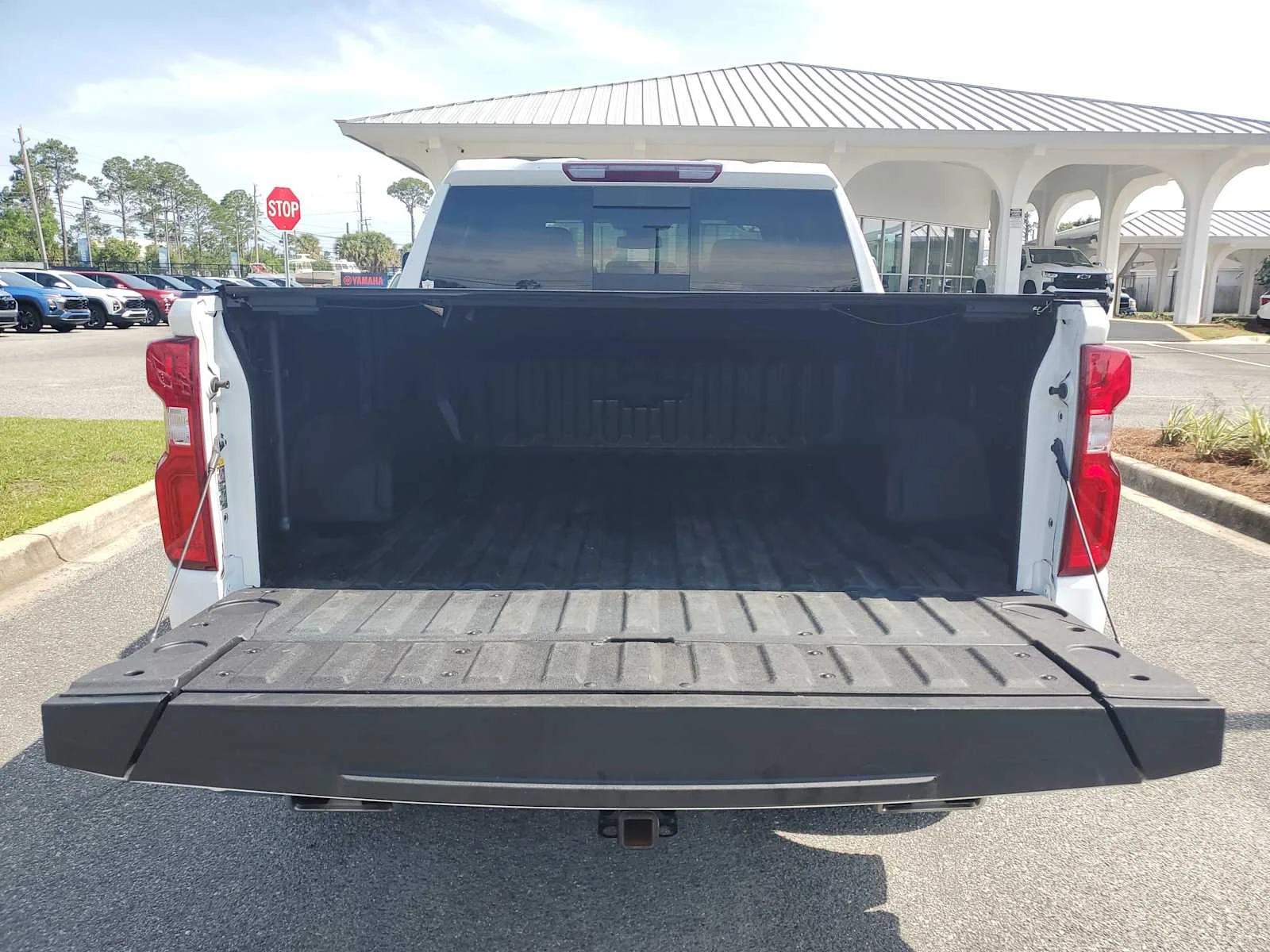 Used 2024 Summit White Chevrolet LTZ image 5