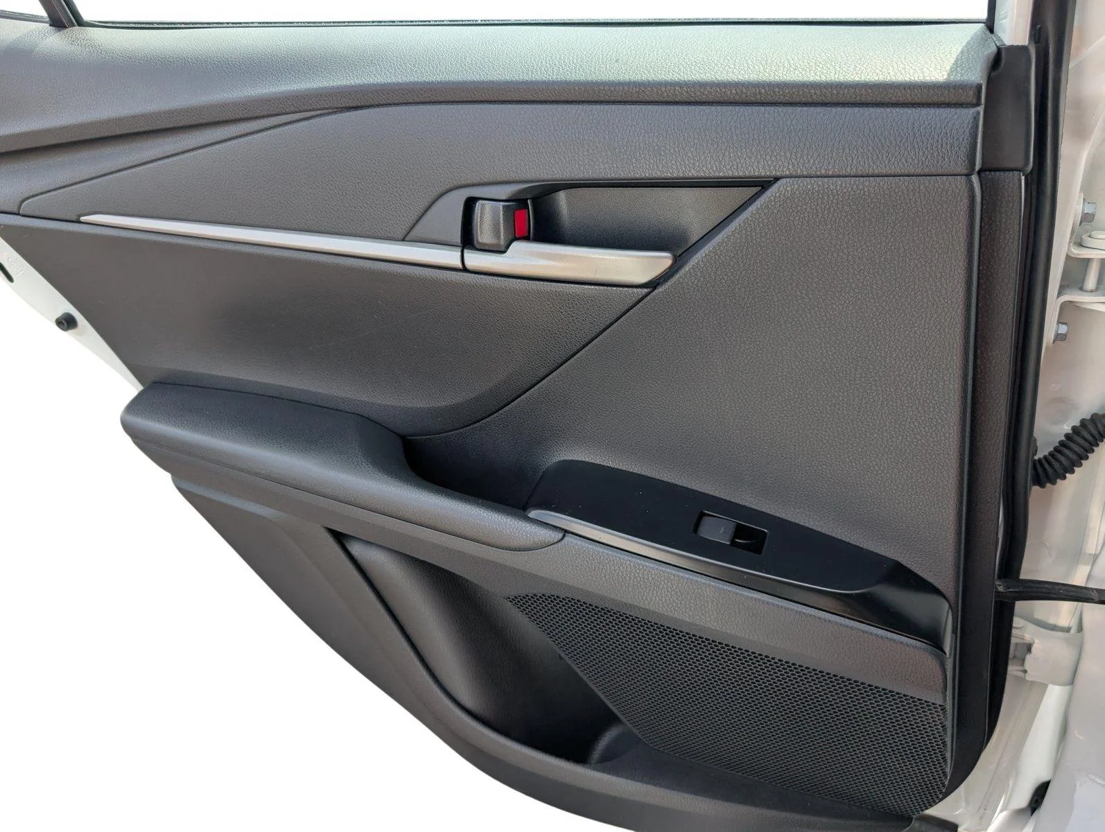 Used 2025 Ice Cap Toyota LE image 30