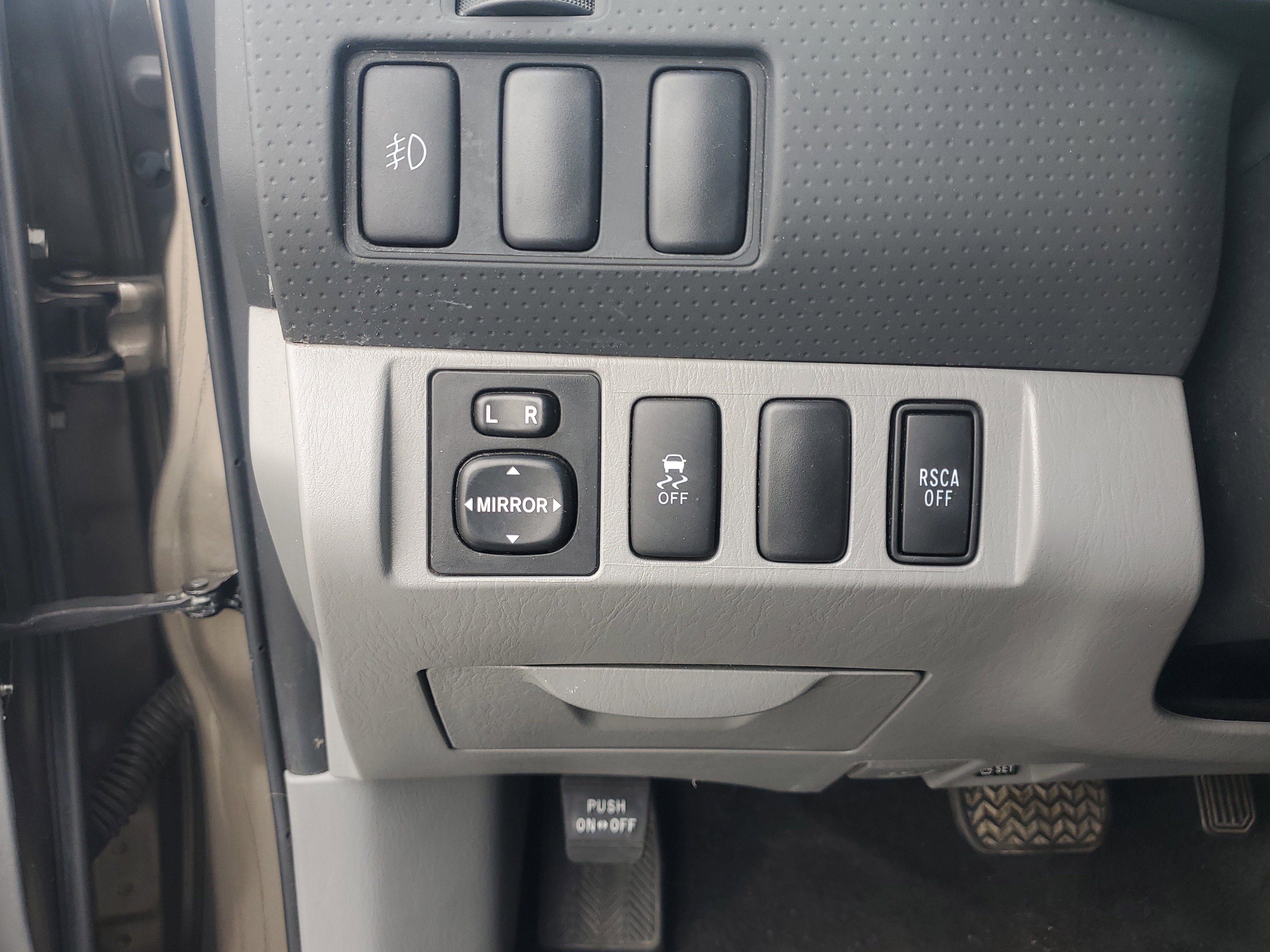 Used 2015 Pyrite Mica Toyota Base image 21