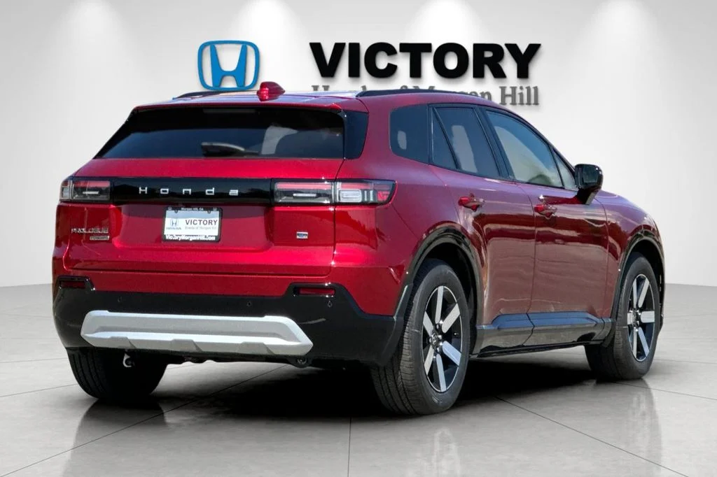 New 2025 Scarlet Red Metallic Honda Touring image 4