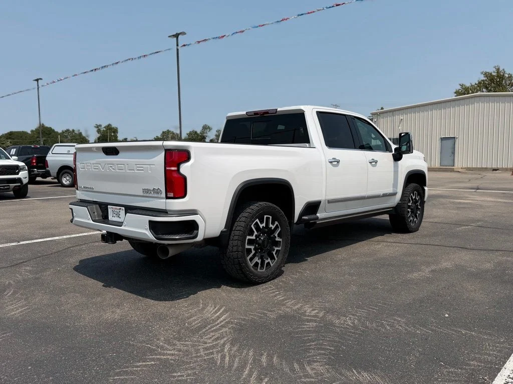 Used 2024 Beige Chevrolet High Country image 3