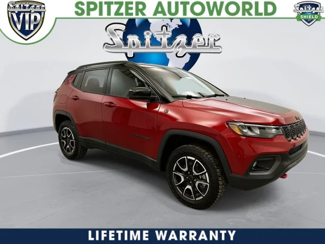 New 2026 Red Hot Pearl-Coat Exterior Paint Jeep Trailhawk image 3