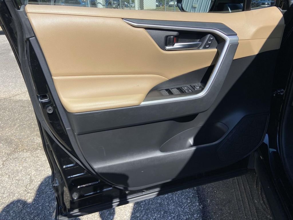 Used 2025 Black Toyota XLE Premium image 12