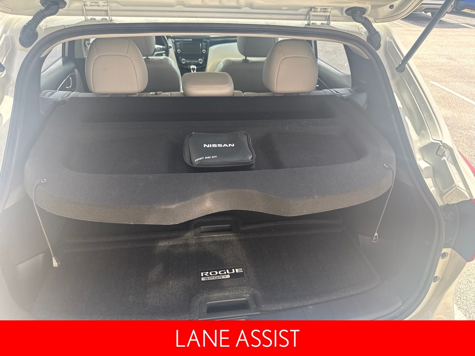 Used 2019 White Nissan SL image 10