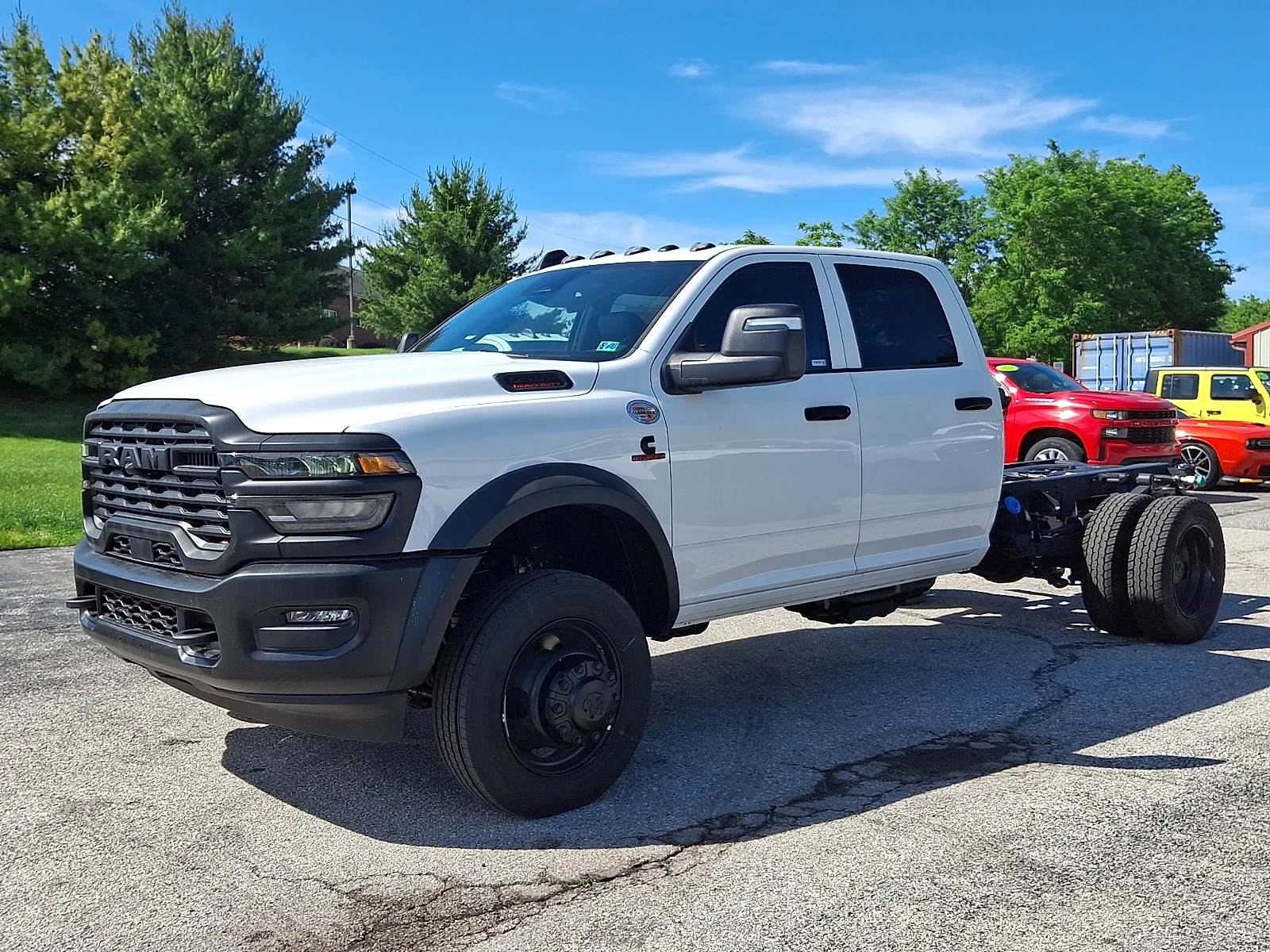 New 2026 Bright White Clear-Coat Exterior Paint RAM Tradesman image 4