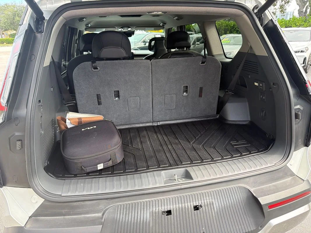 Used 2024 Silver Kia Light Long Range image 28